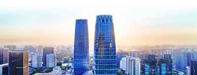 同比2017年制冷季，2018年，東環(huán)廣場制冷系統(tǒng)用電量少用21萬度電，節(jié)約能耗成本約21萬元。“都是節(jié)能綠色化改造的功勞。”東環(huán)廣場相關(guān)負責人感慨。