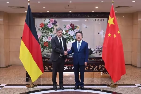 國(guó)家發(fā)展改革委主任鄭柵潔同德國(guó)聯(lián)邦副總理哈貝克舉行中德氣候變化和綠色轉(zhuǎn)型對(duì)話(huà)合作機(jī)制首次高級(jí)別對(duì)話(huà) 國(guó)家發(fā)展改革委主任鄭柵潔同德國(guó)聯(lián)邦副總理哈貝克舉行中德氣候變化和綠色轉(zhuǎn)型對(duì)話(huà)合作機(jī)制首次高級(jí)別對(duì)話(huà)