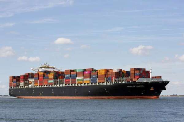 中遠(yuǎn)海運(yùn)在滬推介甲醇雙燃料改裝，集裝箱船為啥要用甲醇燃料？