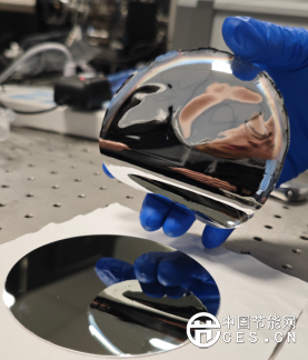 我國科學(xué)家開發(fā)出面向新型芯片的絕緣材料