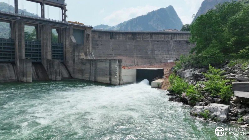 我國大型引水式水電站首次生態(tài)放流改造完成