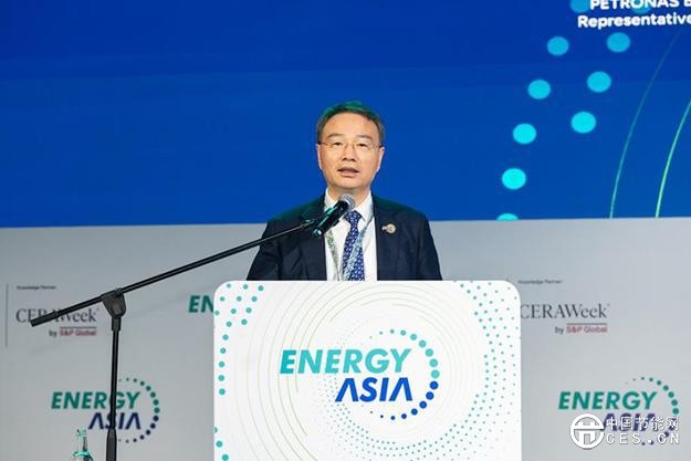 徐冠巨出席亞洲能源論壇，談傳化能源轉(zhuǎn)型的科技創(chuàng)新