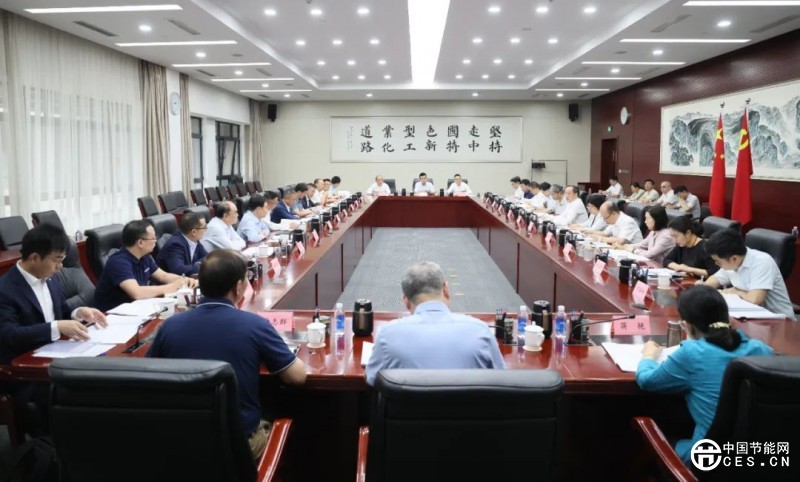 工信部：依法依規(guī)、綜合治理光伏行業(yè)低價(jià)無(wú)序競(jìng)爭(zhēng)