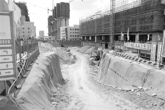 太榆退水渠正在緊張施工