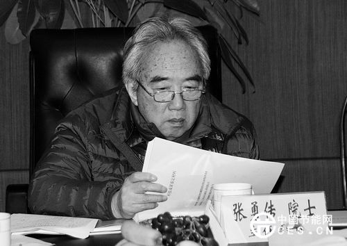 中國(guó)工程院院士、華中科技大學(xué)教授張勇傳擔(dān)任此次鑒定委員會(huì)主任。