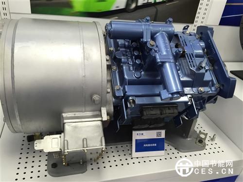 值得一提的是，這兩項創(chuàng)新技術都是來自伊頓中國研究院的本土創(chuàng)新團隊。成立于2010年9月的伊頓中國研究院是伊頓在中國的6大研發(fā)中心之一。作為伊頓全球技術創(chuàng)新布局中的重要成員，伊頓中國研究院致力于在諸多關鍵領域提供技術開發(fā)和專業(yè)技能，重點關注車輛電氣化和智能電網(wǎng)領域。