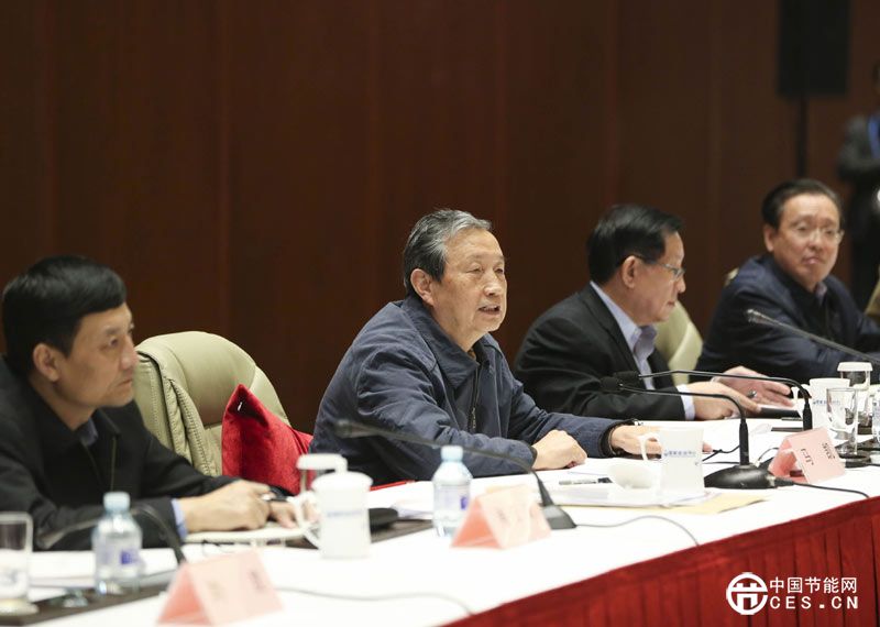 馬凱出席全國節(jié)能與新能源汽車產(chǎn)業(yè)發(fā)展推進工作座談會并講話