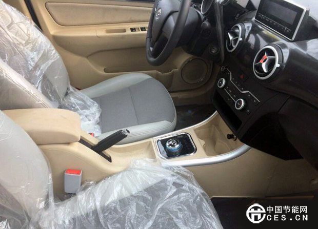 北汽紳寶X25電動版諜照曝光 預(yù)計2016年發(fā)布