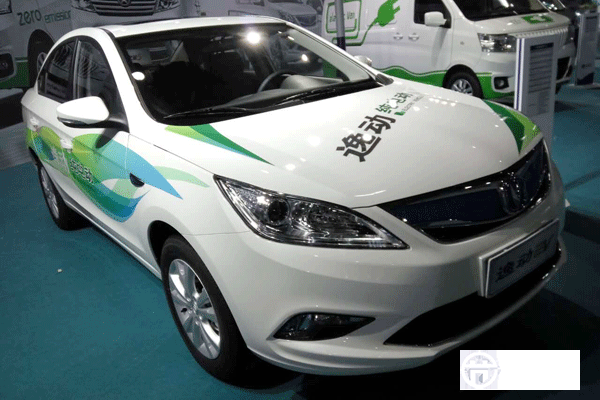 長(zhǎng)安逸動(dòng)EV等3款新能源車亮相廣州新能源汽車交易展覽會(huì)