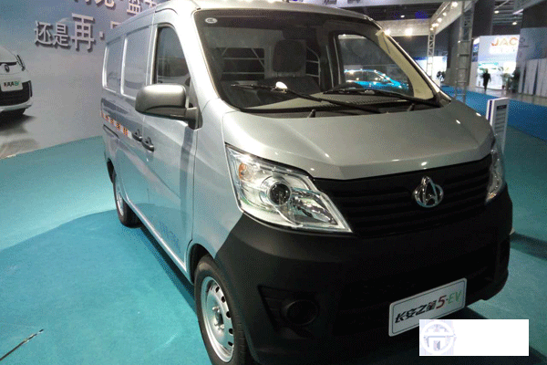 長(zhǎng)安逸動(dòng)EV等3款新能源車亮相廣州新能源汽車交易展覽會(huì)