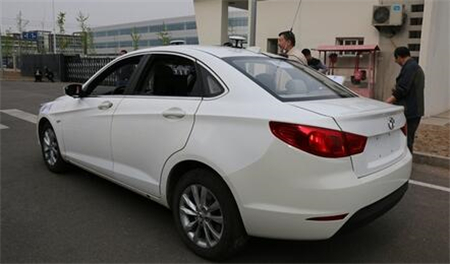 電動(dòng)化+智能化潮流席卷北京車展，誰造未來汽車？