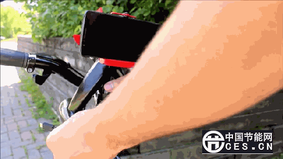 小小風(fēng)車(chē)能發(fā)電！手機(jī)沒(méi)電時(shí)只需“等風(fēng)來(lái)”