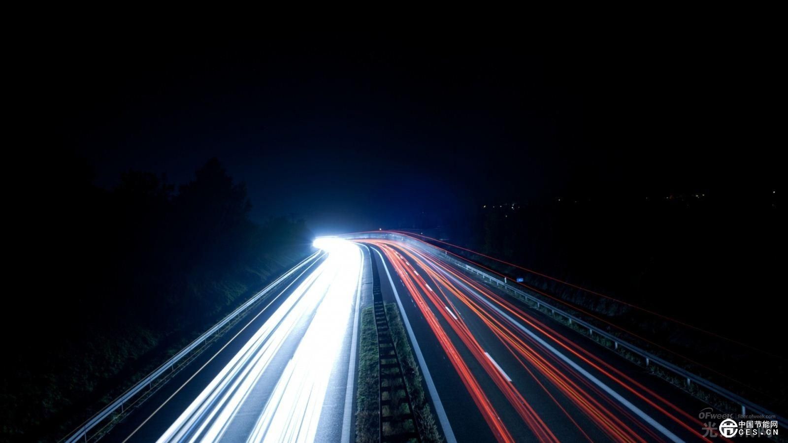 超寬帶革命來(lái)襲  運(yùn)營(yíng)商們?nèi)绾螒?yīng)對(duì)？