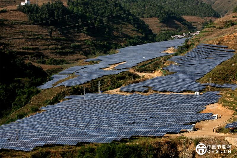 鳳慶縣：農(nóng)光互補(bǔ)光伏發(fā)電工程助農(nóng)增收
