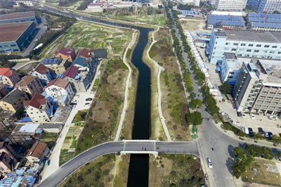 空中鳥(niǎo)瞰綜合治理后的湯家河。