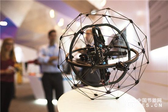 生產(chǎn)全球化到科技全球化：機(jī)器人“占領(lǐng)”達(dá)沃斯