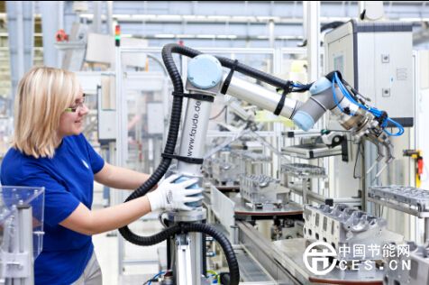 UR5在大眾汽車（Volkswagen）生產(chǎn)線上