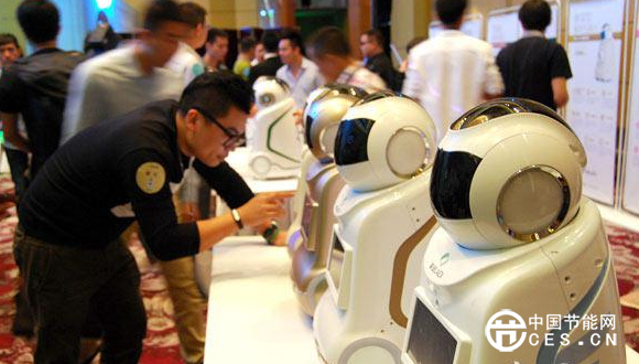 會(huì)下廚會(huì)手術(shù)會(huì)自我學(xué)習(xí) 機(jī)器人里的“湖南人”都了得